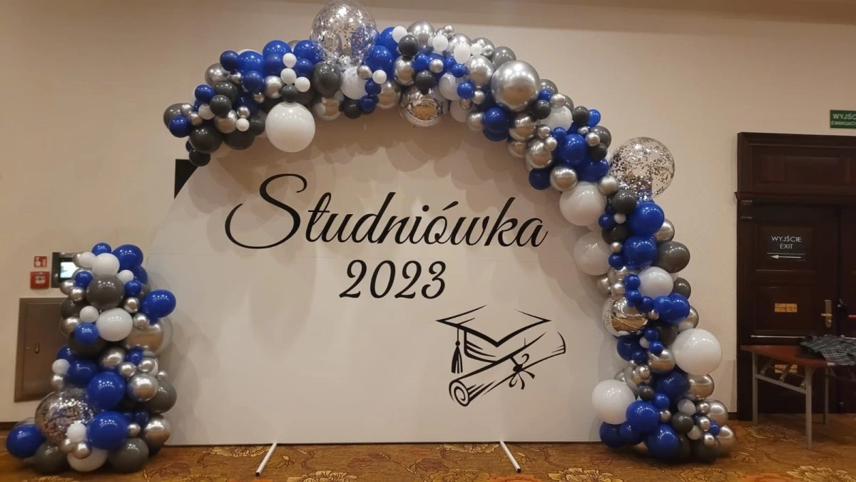 Dekoracje balonowe sala balowa studniówka Żywiec